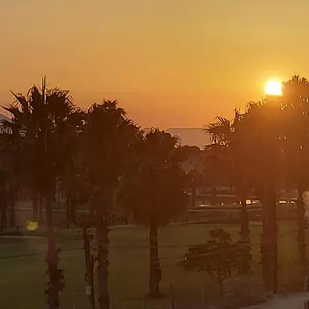 Casablanca Penthouse With Private Roof Terrace 70m2 شقة تورّيفيِخا